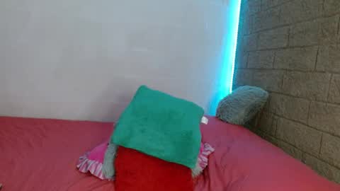 Sativa online show from December 22, 2024, 7:42 pm