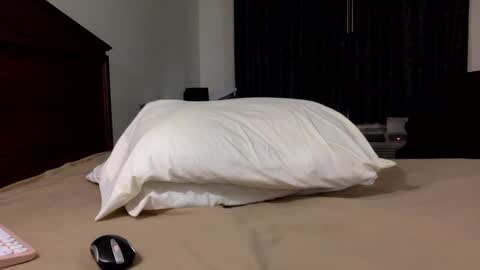 Snapshot of satrcam chatting on December 3, 2024, 2:14 am dnik online show from December 3, 2024, 2:14 am