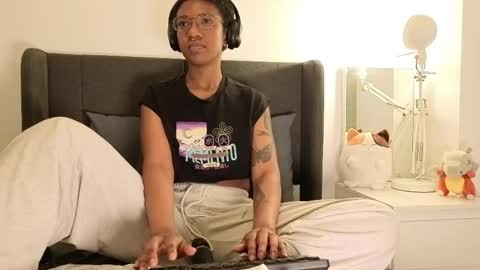 Snapshot of saturno_vibes chatting on May 7, 2026, 5:24 am saturno_vibes online show from May 7, 2026, 5:24 am