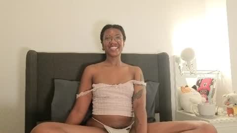 Snapshot of saturno_vibes chatting on June 20, 2026, 5:49 pm saturno_vibes online show from June 20, 2026, 5:49 pm