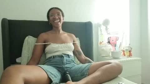 Snapshot of saturno_vibes chatting on June 27, 2026, 2:23 pm saturno_vibes online show from June 27, 2026, 2:23 pm
