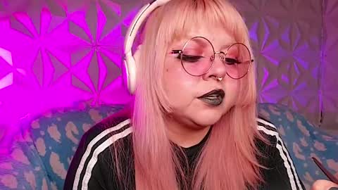 Gina George online show from April 28, 2026, 12:53 am