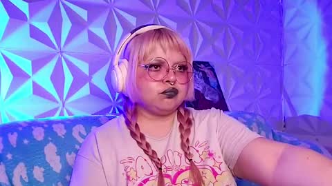 Gina George online show from April 29, 2026, 2:37 am