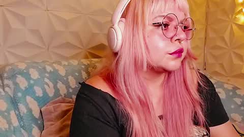 Gina George online show from June 10, 2026, 12:33 am