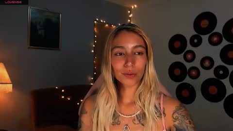 I AM JENN  online show from March 2, 2025, 4:28 am