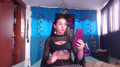 Snapshot of saucy_zaren chatting on January 28, 2025, 2:21 pm Zaren online show from January 28, 2025, 2:21 pm