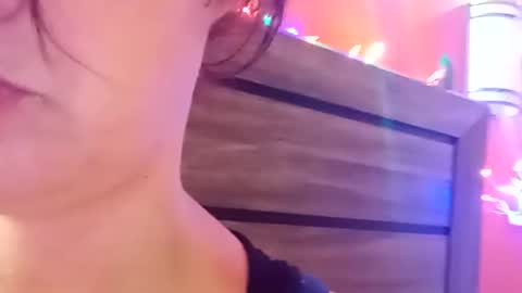 Snapshot of saucybear666 chatting on December 15, 2024, 9:13 am SnowBunny online show from December 15, 2024, 9:13 am