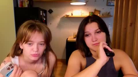 Snapshot of sav_anna chatting on September 18, 2025, 1:46 pm LUNA and ANNA online show from September 18, 2025, 1:46 pm