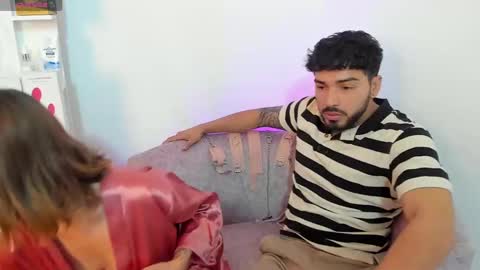 Snapshot of savagesweethearts chatting on December 10, 2024, 4:06 pm savagesweethearts online show from December 10, 2024, 4:06 pm