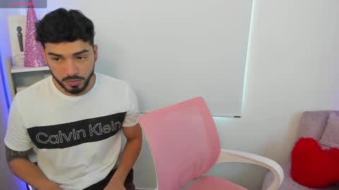 Snapshot of savagesweethearts chatting on December 30, 2024, 5:23 pm savagesweethearts online show from December 30, 2024, 5:23 pm