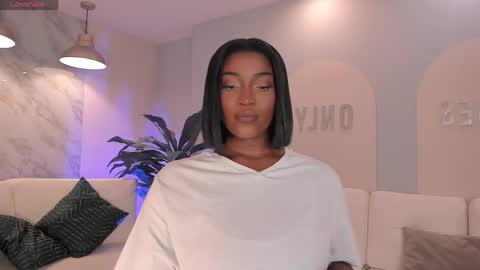 Snapshot of savannahstorm_ chatting on May 19, 2026, 12:11 pm S a v a n n a h online show from May 19, 2026, 12:11 pm