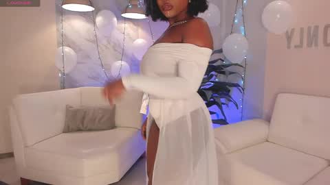 Snapshot of savannahstorm_ chatting on May 22, 2026, 12:55 pm S a v a n n a h online show from May 22, 2026, 12:55 pm
