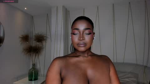 Snapshot of savannahstorm_ chatting on June 3, 2026, 11:46 am S a v a n n a h online show from June 3, 2026, 11:46 am