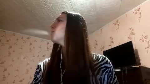 Sophie online show from September 17, 2025, 1:13 pm