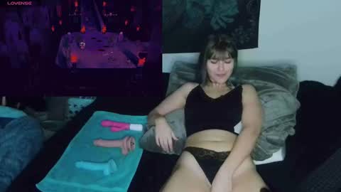 Snapshot of savethebea chatting on December 20, 2024, 4:46 pm Bea online show from December 20, 2024, 4:46 pm