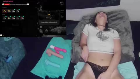 Snapshot of savethebea chatting on December 22, 2024, 11:31 pm Bea online show from December 22, 2024, 11:31 pm