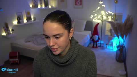 Snapshot of savvage_play chatting on December 29, 2024, 7:43 pm Naomi online show from December 29, 2024, 7:43 pm