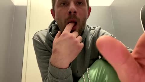 chamomile online show from December 9, 2024, 10:20 pm