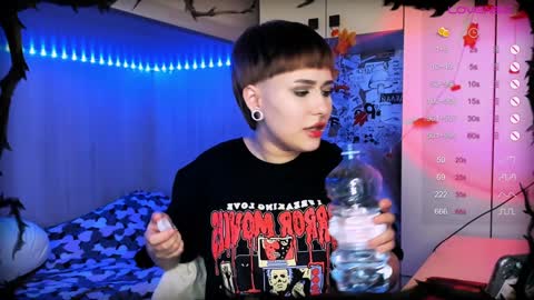 Snapshot of say_mary chatting on December 2, 2024, 5:04 pm pronoun she. name Mary. age 21. online show from December 2, 2024, 5:04 pm