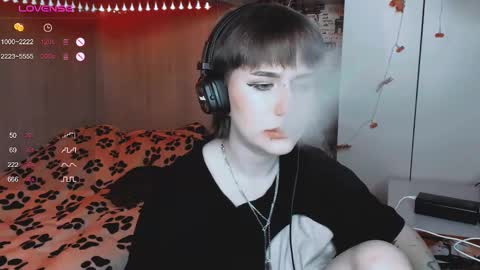 Snapshot of say_mary chatting on March 2, 2025, 9:32 pm pronoun she. name Mary. age 21. online show from March 2, 2025, 9:32 pm