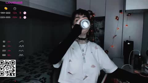 Snapshot of say_mary chatting on March 10, 2025, 5:29 pm pronoun she. name Mary. age 21. online show from March 10, 2025, 5:29 pm