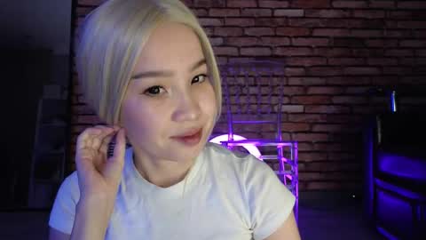 Snapshot of saya_lin chatting on October 30, 2025, 9:15 pm Saya online show from October 30, 2025, 9:15 pm