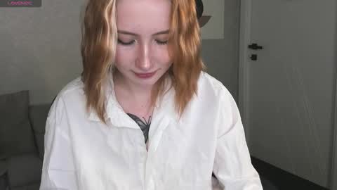 Kira  GMT 7 Mon Thu-Sun  0800am-0200pm  online show from December 18, 2025, 9:48 am