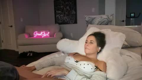 Snapshot of sayplsgdgrl chatting on December 19, 2024, 10:53 pm Good Girls Say Please...and Thank You online show from December 19, 2024, 10:53 pm