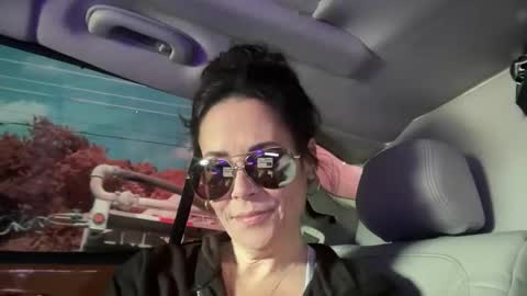 Good Girls Say Please...and Thank You online show from February 20, 2026, 4:40 pm