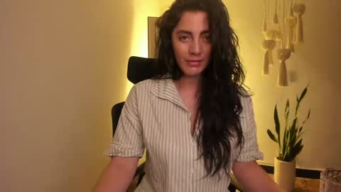 Snapshot of scalertt__steel_ chatting on January 15, 2025, 3:29 pm Venus online show from January 15, 2025, 3:29 pm