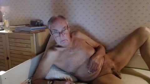 Snapshot of scandxx chatting on October 29, 2025, 12:35 am Scand online show from October 29, 2025, 12:35 am