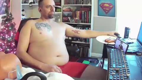 Snapshot of scarecrow2wm chatting on December 6, 2024, 3:44 pm Kent Clark online show from December 6, 2024, 3:44 pm