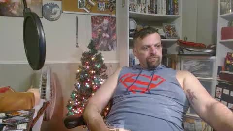 Snapshot of scarecrow2wm chatting on December 22, 2025, 1:02 am Kent Clark online show from December 22, 2025, 1:02 am