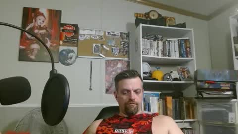 Snapshot of scarecrow2wm chatting on January 12, 2026, 4:07 am Kent Clark online show from January 12, 2026, 4:07 am