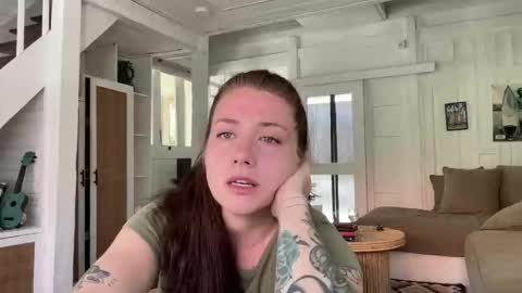 scarlajade online show from February 2, 2026, 3:49 am