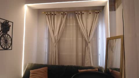 Snapshot of scarleet_miaa chatting on April 16, 2026, 7:36 pm Scaelet Mia online show from April 16, 2026, 7:36 pm