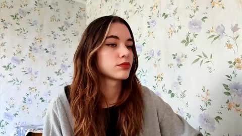 Kira online show from September 28, 2025, 8:09 am