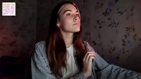 Kira online show from November 15, 2025, 4:03 pm