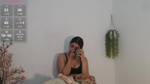 scarlet_100 online show from May 3, 2026, 2:39 am
