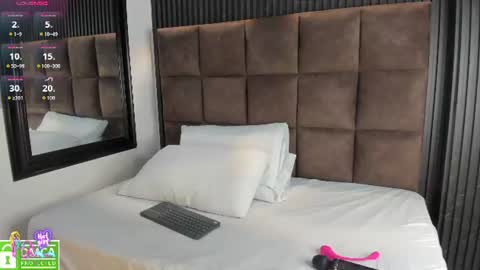 Snapshot of scarlet__love__ chatting on July 8, 2026, 11:58 am scarlet__love__ online show from July 8, 2026, 11:58 am