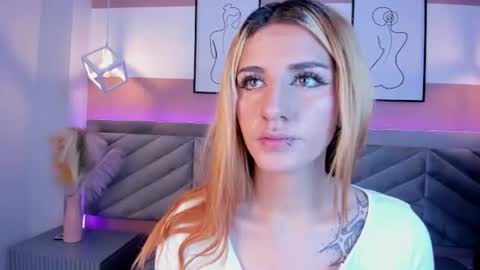 Snapshot of scarlet__rossi chatting on July 10, 2026, 3:11 am scarlet__rossi online show from July 10, 2026, 3:11 am