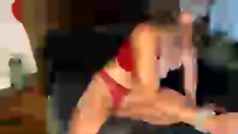 Miss Scarlet April online show from July 28, 2026, 7:50 pm