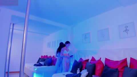 Scarlet online show from April 30, 2026, 4:35 pm
