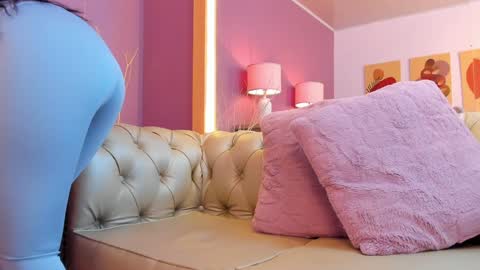 Snapshot of scarlet_edwars chatting on January 22, 2025, 1:00 pm Scarlet Edwars online show from January 22, 2025, 1:00 pm