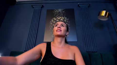 Snapshot of scarlet_edwars chatting on February 12, 2025, 10:26 pm Scarlet Edwars online show from February 12, 2025, 10:26 pm