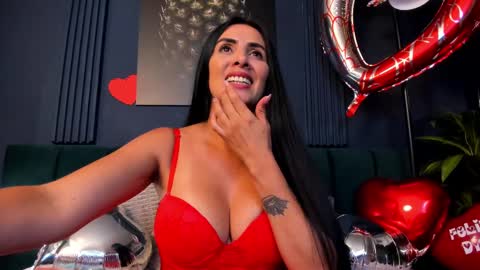 Snapshot of scarlet_edwars chatting on February 14, 2025, 10:47 pm Scarlet Edwars online show from February 14, 2025, 10:47 pm