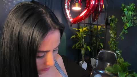 Snapshot of scarlet_edwars chatting on February 28, 2025, 1:37 am Scarlet Edwars online show from February 28, 2025, 1:37 am