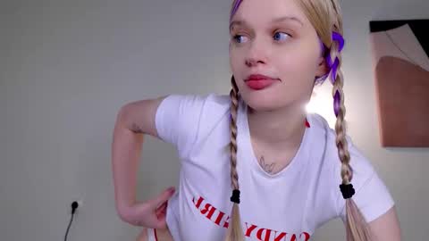 scarlet_enchantress online show from November 17, 2025, 6:08 am