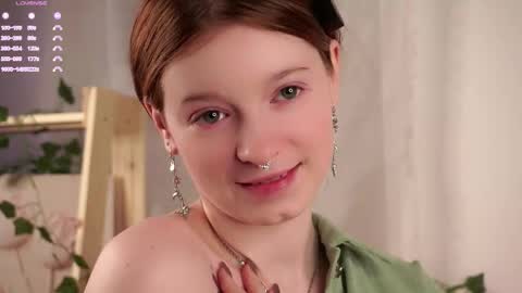 Snapshot of scarlet_fever10 chatting on November 18, 2025, 12:42 pm scarlet_fever10 online show from November 18, 2025, 12:42 pm