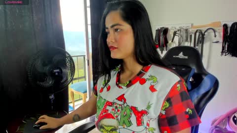 scarlet taylor kennedy online show from December 26, 2024, 9:15 pm